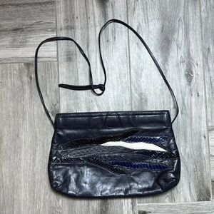 Venetto Ladies Black Vintage Casual Snakeskin Detail Purse Crossbody Bag